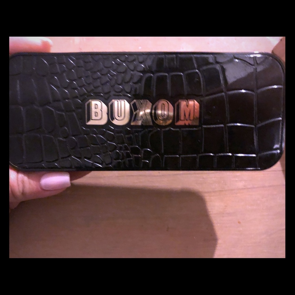 Buxom custom eyeshadow pallet